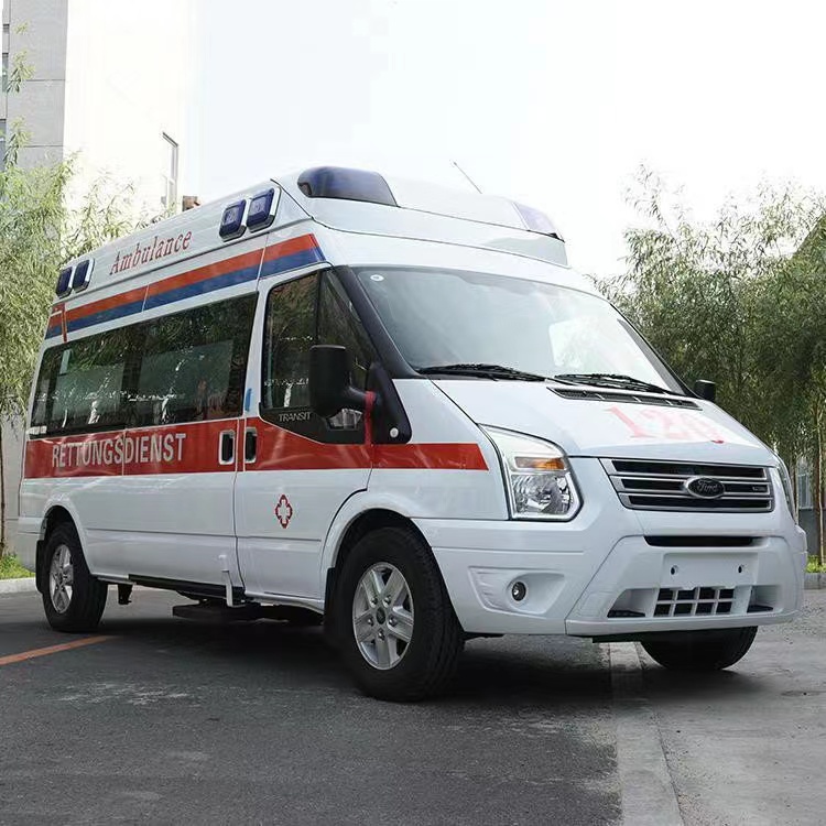 台前行动不便者长途救护车租赁：安全转运的核心注意事项​